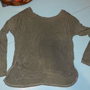 american eagle flowy forrest green top, perfect for winter and christmas